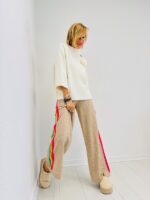 Pull Manches 3/4 VALENTYNE – Détail pompon et col montan – Image 5