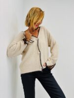 Gilet Bicolore chic & cosy – Détail couture contrasté