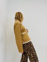 Veste Courte en Suédine – Détails dentelle esprit rétro – Image 4