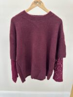 Pull grande taille bordeaux à manches dentelle – Élégance chic et moderne – Image 3