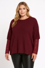 Pull grande taille bordeaux à manches dentelle – Élégance chic et moderne