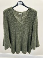 Pull oversize texturé à col V – Maille bouclette douce – Image 4