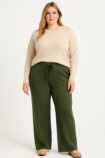 Pantalon large grande taille en maille douce – Confort & allure décontractée