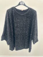 Haut grande taille à sequins noirs – Élégance scintillante et coupe fluide – Image 2