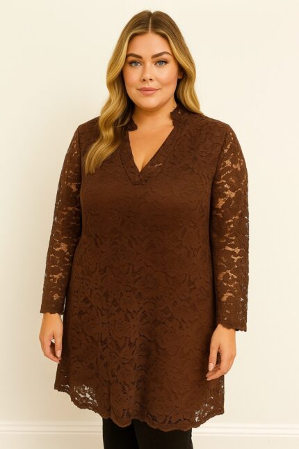 Robe droite en dentelle chocolat – Élégance intemporelle grande taille