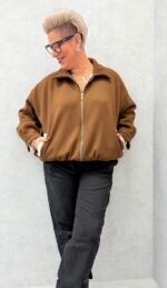 Veste zippée noire chic et confortable