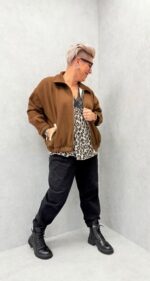 Veste zippée noire chic et confortable – Image 3