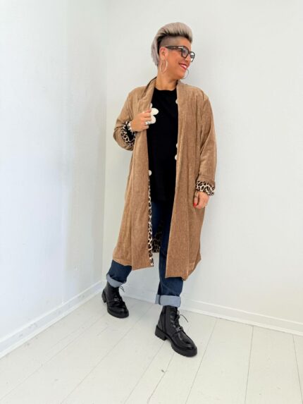 Veste longue fluide avec détails imprimé léopard