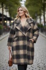 Manteau long à carreaux – Collection Grande Taille – Image 4