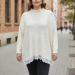 Pull col montant avec dentelle – Grande Taille