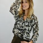 Chemise Fleurie Transparente – Légèreté Chic & Imprimé Élégant