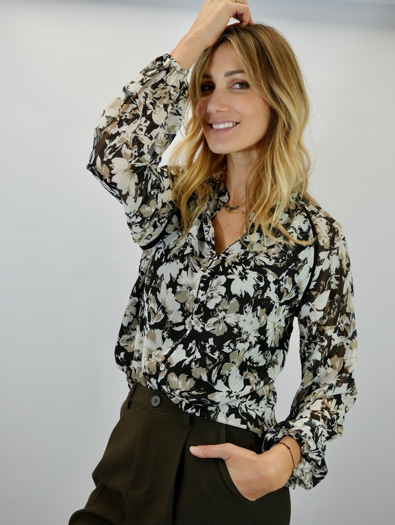 13112025-002 Chemise Fleurie Transparente – Légèreté Chic & Imprimé Élégant – Image 1