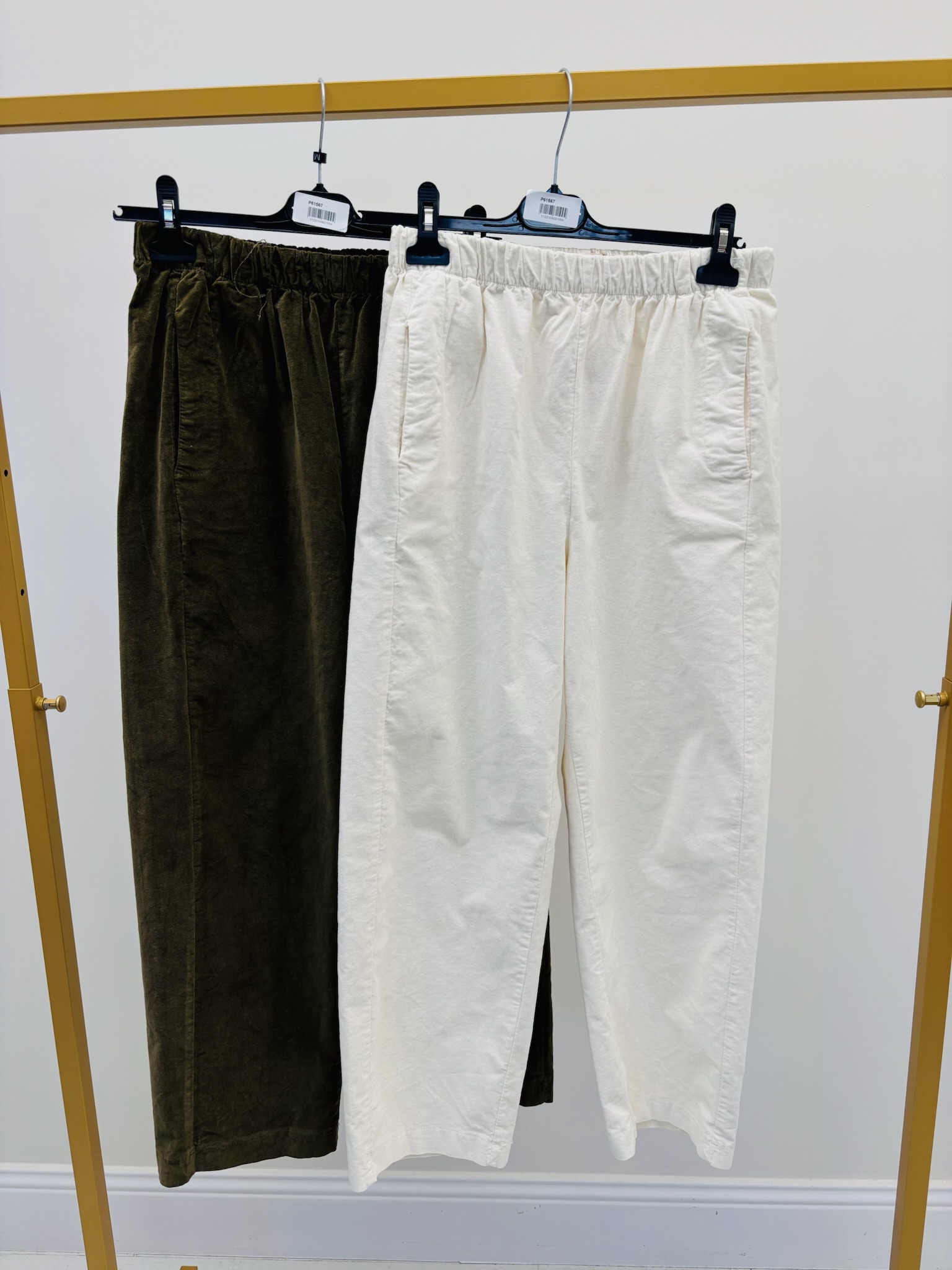 1611439B-D72A-469B-9188-3152EEDA897D Pantalon Coton – Coupe Carotte – Image 2