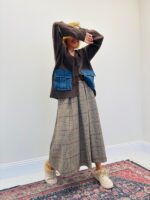 Gilet col V avec poches denim – Image 6