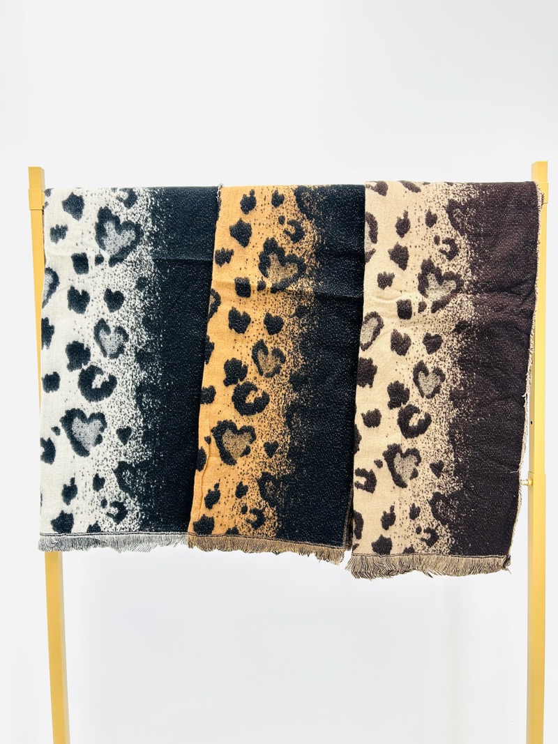 17112025-005 Écharpe Léopard à Dégradé – Douceur Laine & Effet Sauvage Chic – Image 1