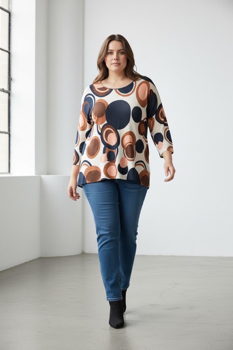 19112025-001 Tunique graphique fluide – Modernité, couleurs chaleureuses & confort absolu – Image 1