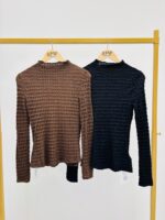 Top Texturé Col Montant – Effet 3D & Élégance Moderne – Image 2