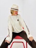 Pull Doux “Self Love Club” – Chic Décontracté & Détails Tressés