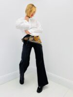 Chemise Blanche Chic – Coupe Moderne & Poignets Bijoux – Image 3