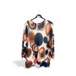 Tunique graphique fluide – Modernité, couleurs chaleureuses & confort absolu – Image 2