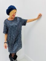 Robe Courte à Sequins – L’Éclat Festif en Toute Simplicité – Image 4