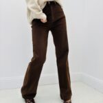 Jean Coupe Flared Chocolat – Silhouette Élancée & Style Chic