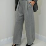 Pantalon Large Gris en Viscose – Confort Premium & Élégance Minimaliste
