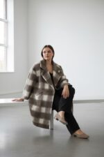 Manteau long à carreaux – Collection Grande Taille