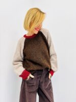 Pull Colorblock Doux – Manches contrastées & détails bordeaux – Image 4