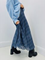 Jupe Longue Plissée à Carreaux – Fluidité & charme italien