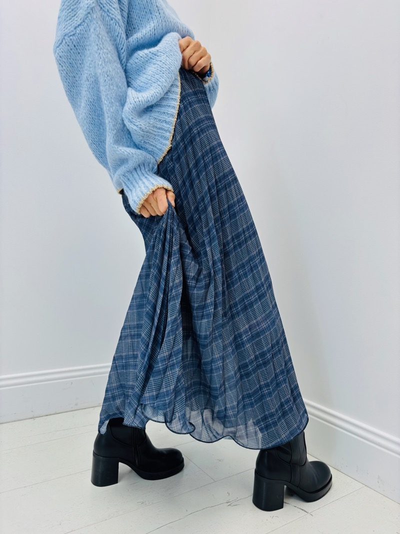 20112025-002 Jupe Longue Plissée à Carreaux – Fluidité & charme italien – Image 1