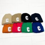 Bonnet Lettre “C” – Sporty Chic & Ultra Tendance