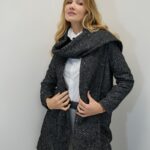 Manteau Long Tissé Noir Sequin – 20% Laine & Écharpe Amovible Intégrée