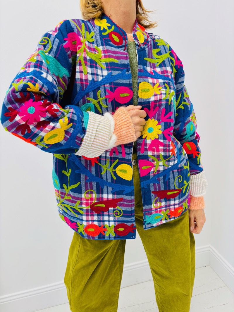 20112025-004 Gilet brodé folk multicolore – L’éclat authentique en 100% coton – Image 1