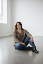 Pull oversize noir col V – Collection Grande Taille – Image 15