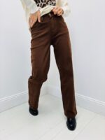 Jean Wide Leg Détail Cœurs Léopard – Silhouette Moderne & Touche Glam – Image 6