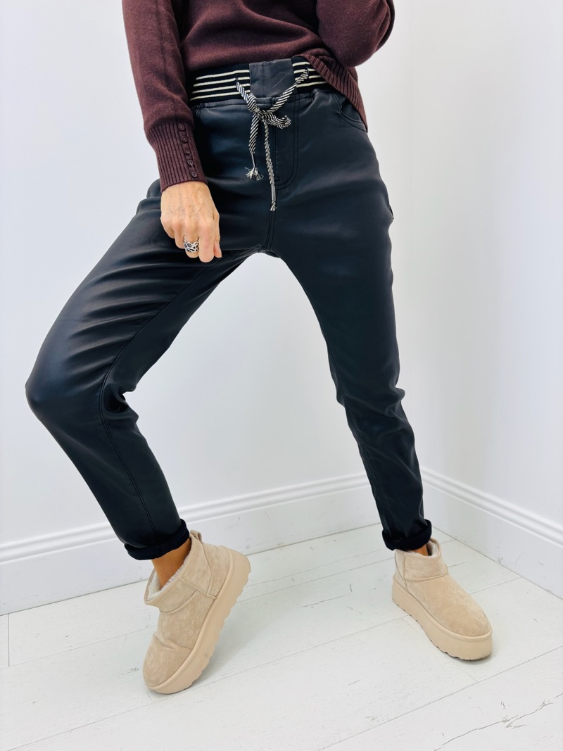 21112025-002 Pantalon Effet Cuir – Taille élastique & confort premium – Image 1