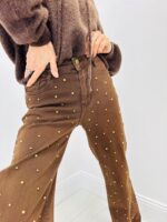 Jean Wide Leg Clouté – Silhouette Moderne & Détails Dorés Tendance – Image 3