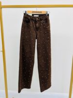 Jean Wide Leg Clouté – Silhouette Moderne & Détails Dorés Tendance – Image 6