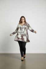 Pull “Wild at Heart” – Imprimé léopard & cœurs patchwork, coupe fluide grande taille – Image 3