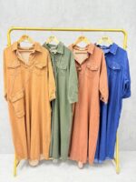 Robe-chemise denim souple camel avec mini pochette – Tendance chic grande taille – Image 4
