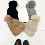 Bonnet Torsadé avec Pompon – Doux, Chaud & Ultra Tendance