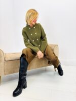 Pull/Gilet VOSCAR – Maille Texturée & Boutons Dorés (Marque ANGE) – Image 5