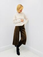 Pull/Gilet VOSCAR – Maille Texturée & Boutons Dorés (Marque ANGE) – Image 2