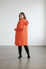 Gilet long à capuche en maille bouclette – Image 7