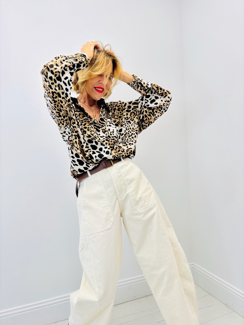 25112025-002 Tunique Léopard EMA BLUES – Fluidité, Style & Allure Féline – Image 1