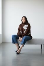 Pull Col Roulé Grande Taille – Motif Fleurs Texturées, Coupe Ample & Style Élégant