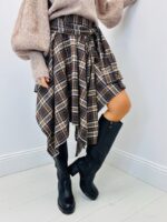 Jupe Chemise à Carreaux – Coupe Asymétrique Originale – Image 2