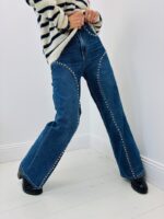 Jean Wide Leg Clouté – Silhouette Élancée & Détails Rock-Chic