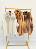 Cape suédine avec col et manches fausse fourrure – Grande Taille – Image 3